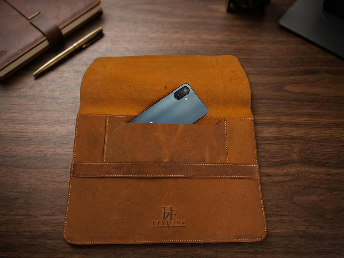 Milano Premium Pull-Up Leather Laptop & Macbook,additional Phone pocket Sleeve